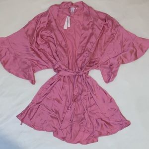 NWT Victoria’s Secrets Pink robe